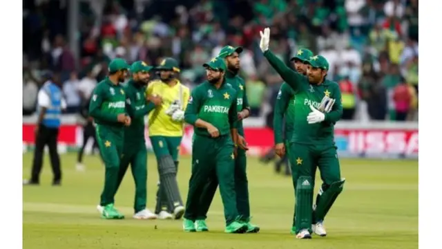 जीत के बाद जोश में पाकिस्तानी टीम