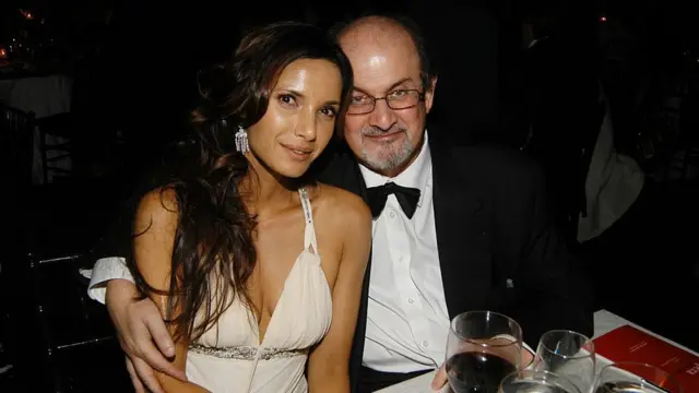Salman Rushdie y Padma Lakshmi