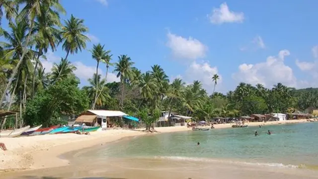 இலங்கையின் சுற்றுலாத்துறை வரலாறு காணாத அளவு வீழ்ச்சி