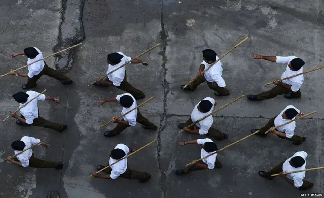 સ્વયંસેવકોની તસવીર