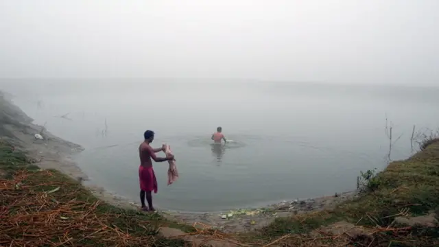 Orgazm tanlash uchun haqiqiy onanizm rus uy qurilishi