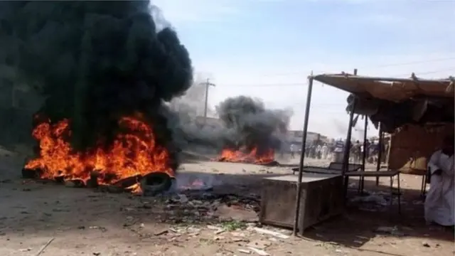 حرق إطارات سيارات