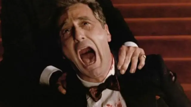 Sve u filmu vodi ka završnoj, tragičnoj sekvenci u operi u kojoj Majkla progoni plaćeni ubica