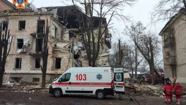 Замглавы офиса президента Кирилл Тимошенко опубликовал фото последствий удара в Кривом Роге