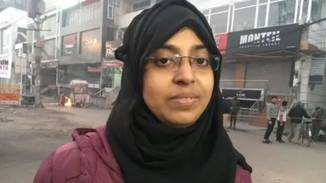 বিশ্ববিদ্যালয়ের ছাত্রী হুমাইরা সায়েদ বলছেন, ''আইনটি সংবিধানের লঙ্ঘন। এটার মাধ্যমে হয়তো এখন মুসলমানদের লক্ষ্যবস্তু করা হচ্ছে, কিন্তু আমরা নিশ্চিত, পর্যায়ক্রমে অন্য সম্প্রদায়ের মানুষদেরও লক্ষ্যবস্তু বানানো হবে।''