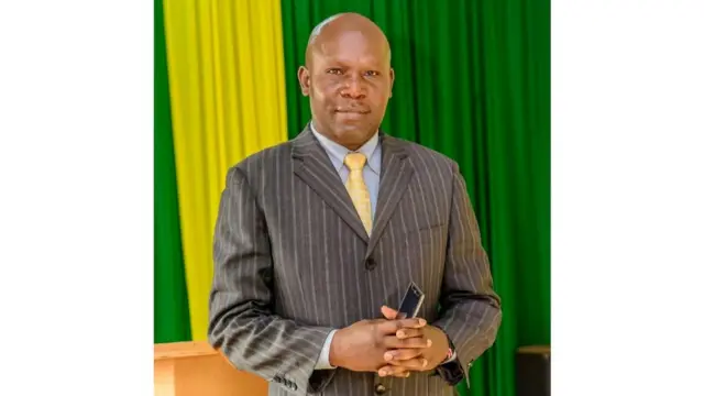 Madaktari wengi ambao walikuwa wakimshughulikia sasa pia wametakiwa kutoa msaada wao kwa wagonjwa wa Corona .