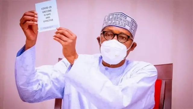 Aarẹ Buhari mu kaadi abẹrẹ ajẹsara dani