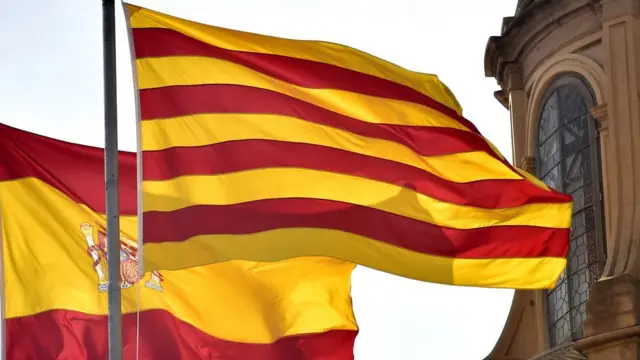 Cờ vàng bốn sọc đỏ của xứ Catalonia có từ Thế kỷ 11