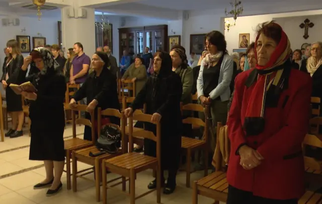 Прихожане в церкви