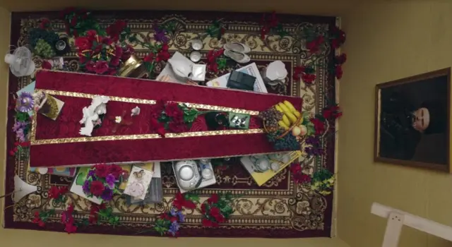 Тещу Кочі у фільмі ховали з феном і фарфором у могилу з портретом Шевчен