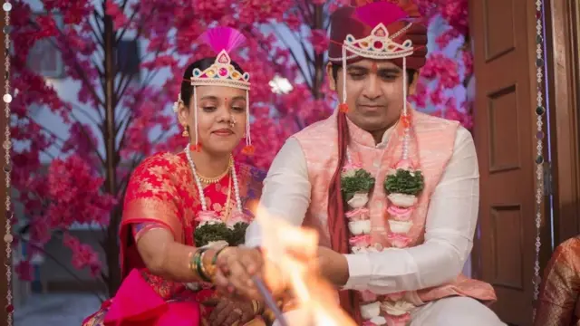 راسيكا كشيرساغار وأجينكيا ميهر