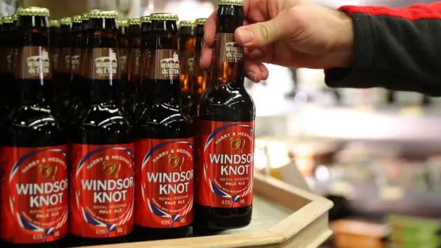 Botol bir Windsor Knot