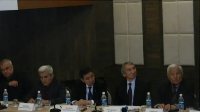 "Элдик парламент" былтыр 12-майда Атамбаевдин токтоосуз отставкага кетишин талап кылган