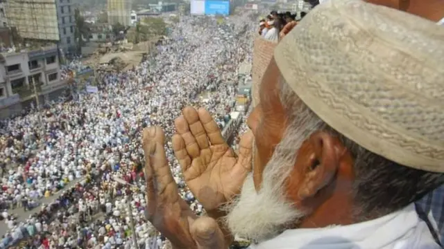 ફેબ્રુઆરી 2007માં બાંગ્લાદેશની રાજધાની ઢાકામાં તબલીગી જમાતના એક આયોજનની પૂર્ણાહુતિનું દૃશ્ય