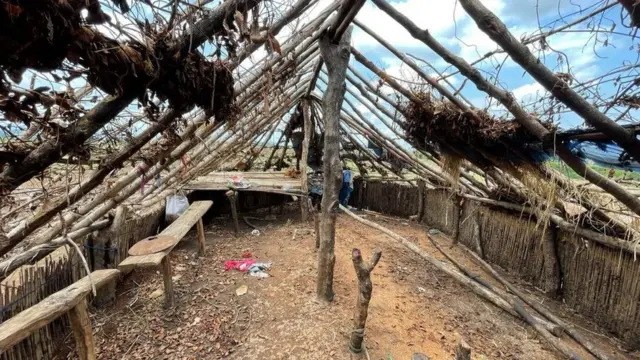 क्वारंटाईन झोपडी