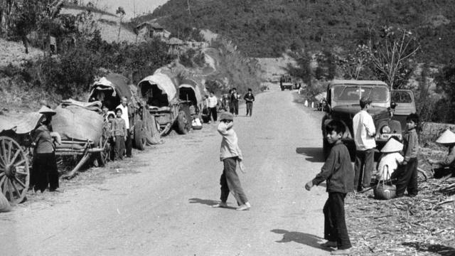 Cảnh một con đường ở Lạng Sơn năm 1979