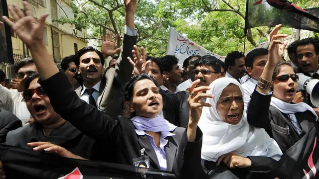 کراچی میں وکلا کی ایک ریلی