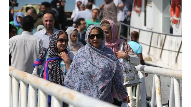 Warga di Selat Hormuz