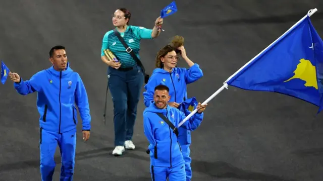 Tim Kosova na otvaranju Paraolimpijskih igara u Parizu