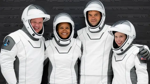 астронавти