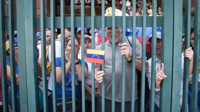 Венесуела натовп