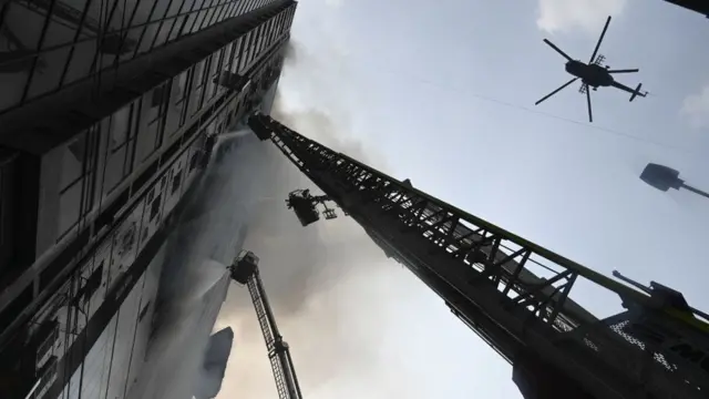 বিমানবাহিনীর হেলিকপ্টারও যোগ দেয় একসময়