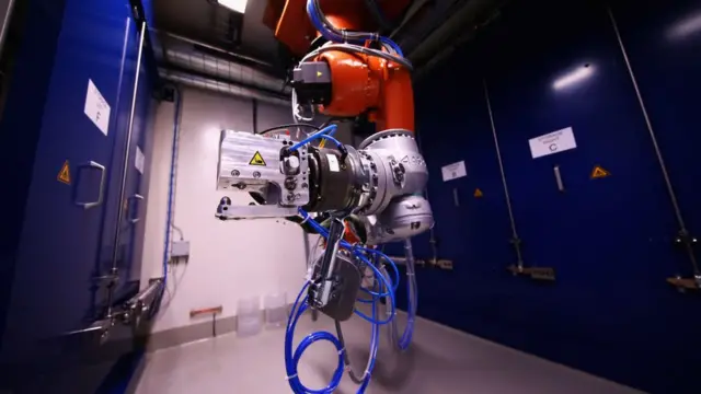 அணு துகள் அறிவியல்