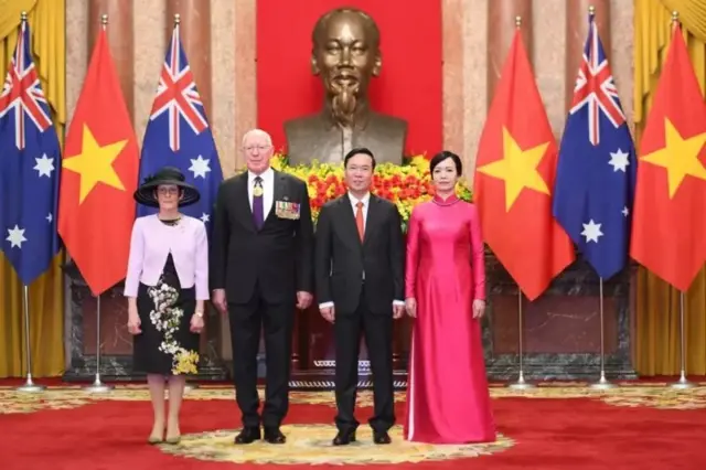 Toàn quyền Úc David Hurley cùng phu nhân, Linda Hurley và Chủ tịch nước Việt Nam Võ Văn Thưởng và phu nhân trước cuộc hội đàm hôm nay tại Hà Nội