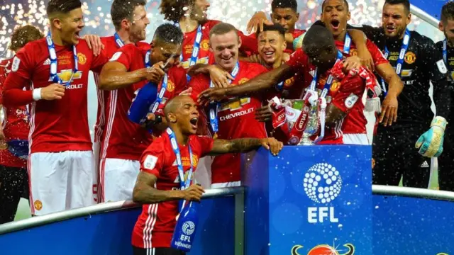 Manchester United team dey celebrate