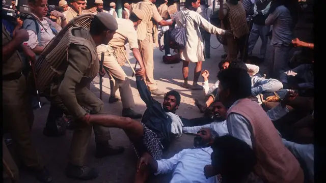 బాబ్రీ మసీదు కూల్చివేత