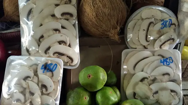 Venta de champiñones en Caracas
