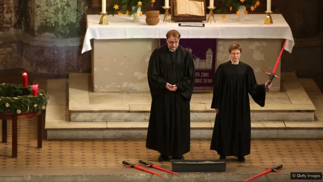 Un service religieux à Berlin utilise la guerre des étoiles pour engager la congrégation
