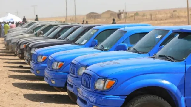 Motor wey govnor donate for patrol on di street