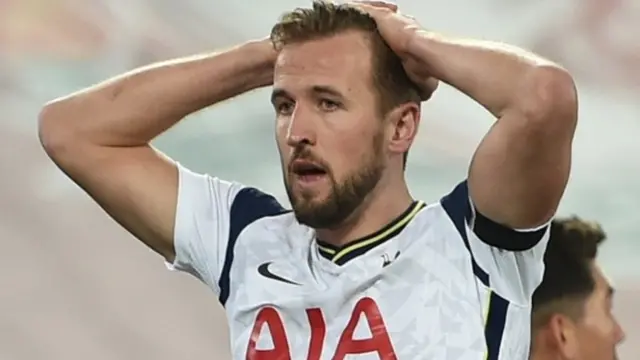 Premier league table: Aston Villa vs Burnley and Sheff Utd vs Man Utd