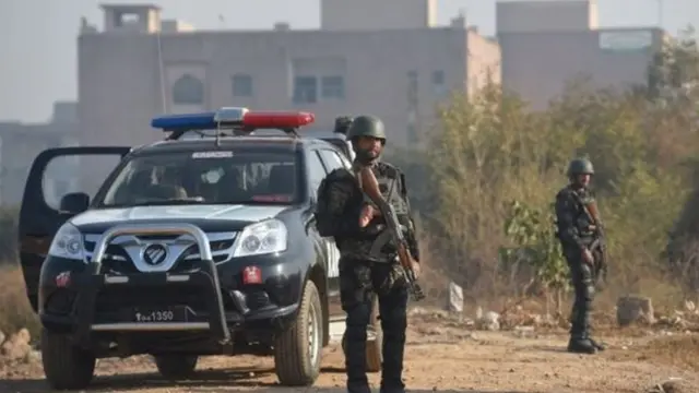 نواز شريف رئيس وزراء باكستان السابق يعود إلى السجن في قضية فساد جديدة