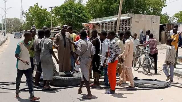 Rahotanni sun nuna cewa 'yan sintirin sun karfafa sintirinsu da daddare a unguwar a 'yan kwanakin nan bayan wani babban hari da kungiyar Boko Haram ta kai.