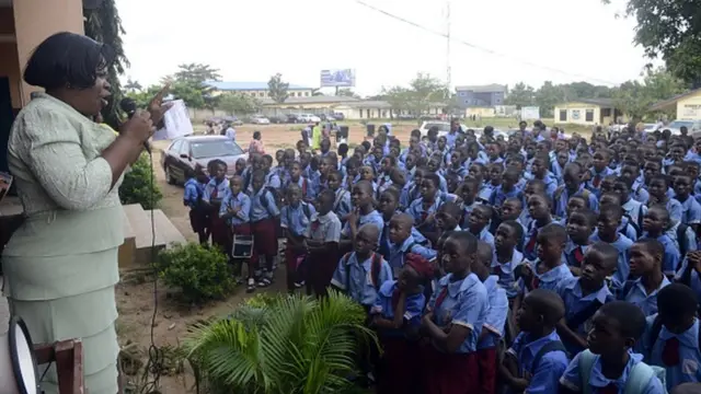 Onye nkuzi na ndị ụmụakwụkwọ