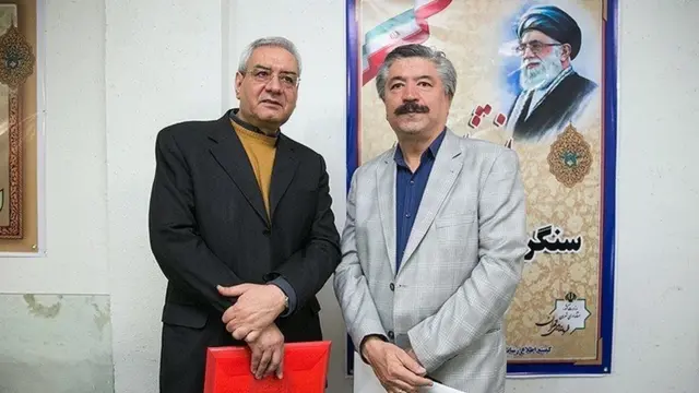 از راست:غلامرضا انصاری و ابراهیم اصغرزاده در اولین روز ثبت‌نام انتخابات شورای شهر تهران