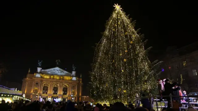 Новорічна ялинка у Львові