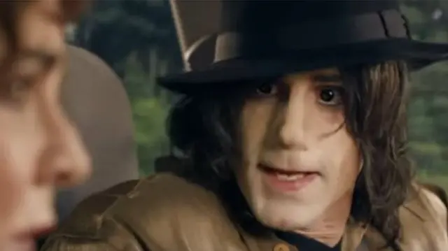 Joseph Fiennes como Michael Jackson