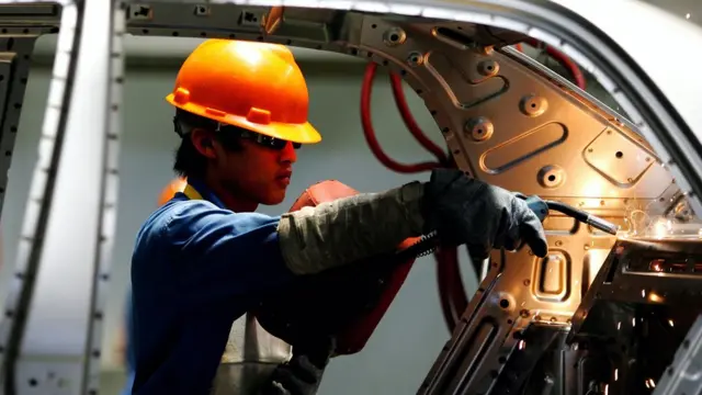 Kapasite fazlası sorunu yaşayan otomotiv sektöründen fabrika kapatma ve işçi çıkarma haberleri geliyor