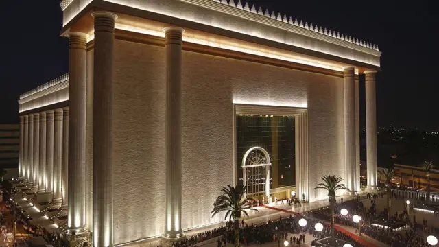 Templo evangélico de la Iglesia Universal del Reino de Dios.