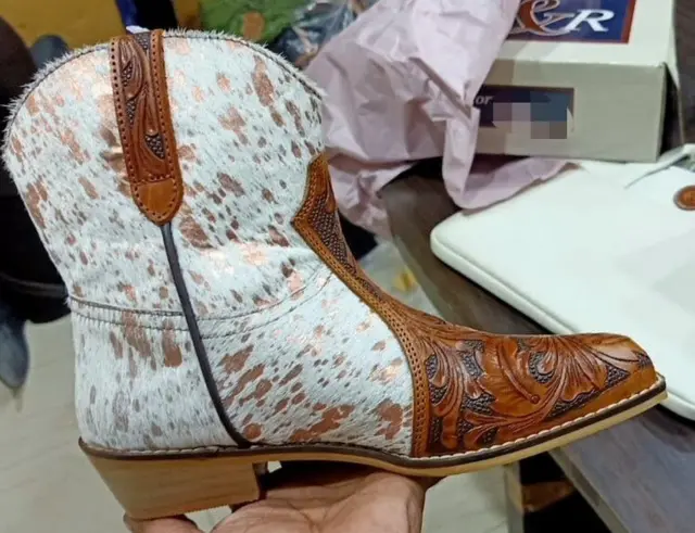 आलिया और अवंतिका की कंपनी के जूते