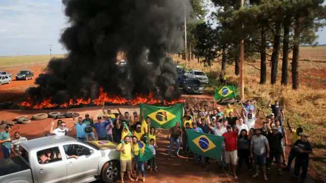 Apoiadoresaplicativo de aposta que ganha dinheiroJair Bolsonaroaplicativo de aposta que ganha dinheiroprotesto na rodovia BR-251