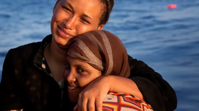 Dos migrantes rescatados