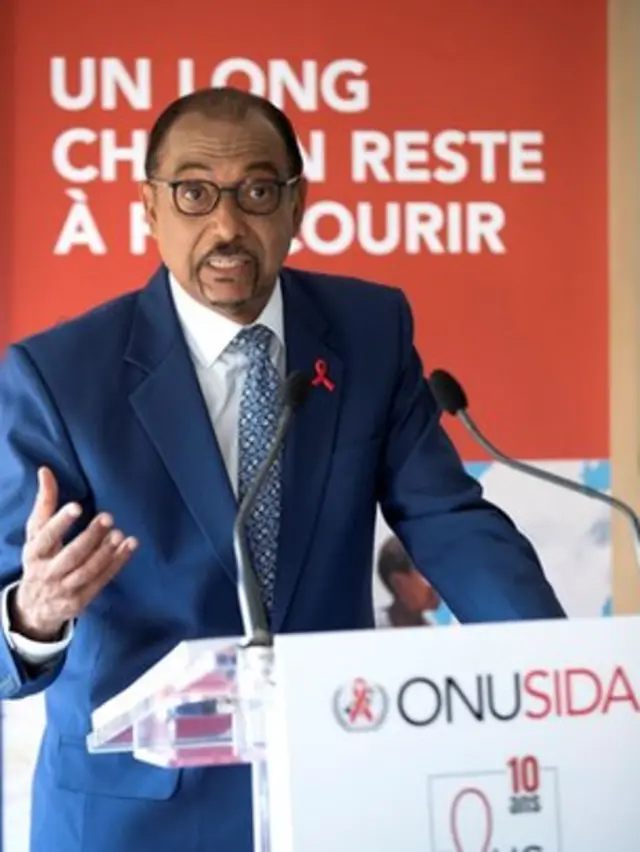 Michel Sidibe, Directeur exécutif de l'ONUSIDA, présente le rapport de l'ONUSIDA lors d'une conférence de presse à l'Institut d'études politiques de Paris (Science Po), le 18 juillet 2018, à Paris.