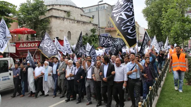 Hizb-ut Tahrir'in 2015'te İstanbul, Fatih'te düzenlediği bir yürüyüş.