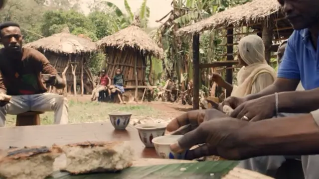 يبدو أن طقوس تناول القهوة هي تقليد راسخ لن يختفي من حياة الشعب الإثيوبي