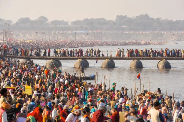 Peregrinaje religioso en el Río Ganges, en India.