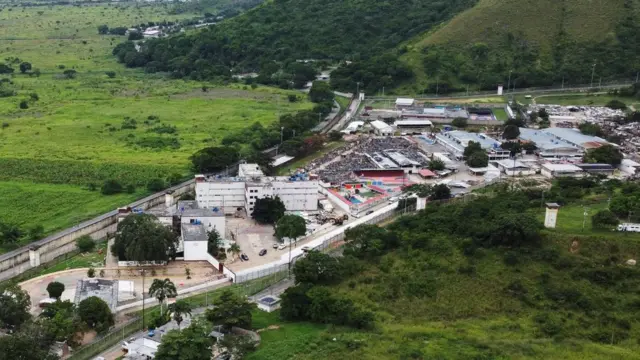نمایی از زندان